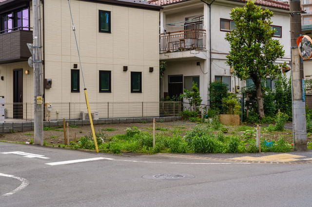 ホームズ 角地にはどんな特徴がある メリット デメリットや建ぺい率との関係性について解説 住まいのお役立ち情報